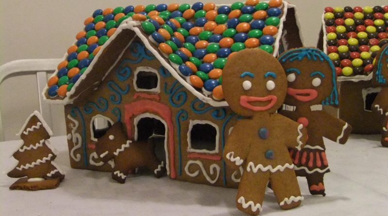 Gingerbread house and people